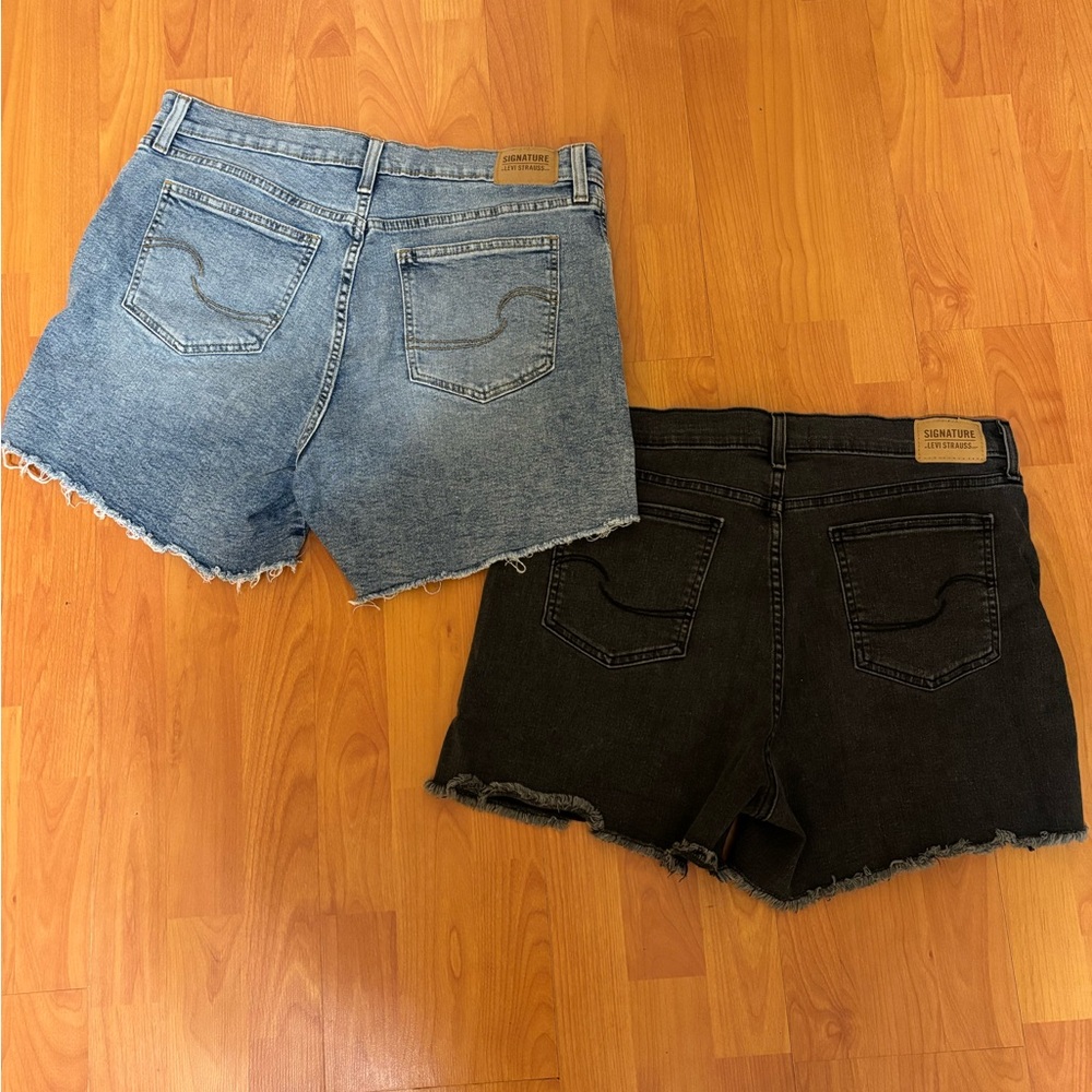 Levi’s High Rise Shorts - Picture 6 of 6